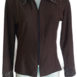 Jaqueta Marrom Manga Longa Com Detalhes Onça