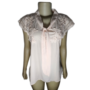 Blusa Feminina Rosada Com Bordado e Perolas